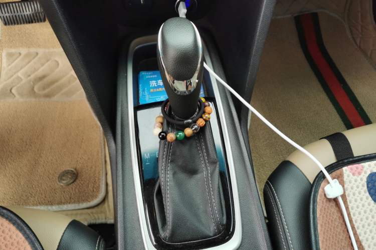 Used Chevrolet Monza 2021 320 Automatic Enjoyment Sunroof Edition Gear Lever
