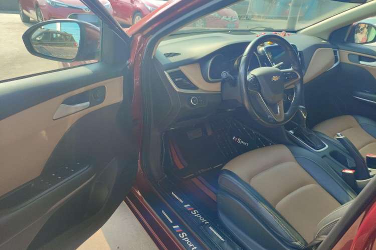 Used Chevrolet Monza 2021 320 Automatic Enjoyment Sunroof Edition Interior 2
