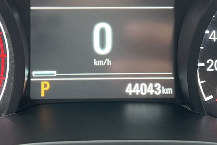 Used Chevrolet Monza 2021 320 Automatic Enjoyment Sunroof Edition Odometer Close Up