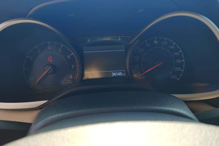 Used Chevrolet Monza 2021 320 Automatic Enjoyment Sunroof Edition Odometer Close Up