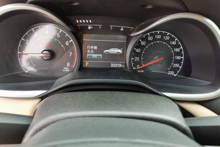 Used Chevrolet Monza 2021 320 Automatic Enjoyment Sunroof Edition Odometer Close Up