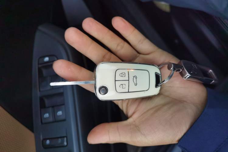 Used Chevrolet Monza 2021 320 Automatic Enjoyment Sunroof Edition Vehicle Key