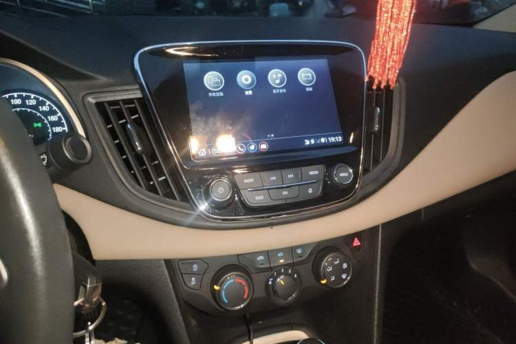 Used Chevrolet Monza 2021 320 Automatic Enjoyment Sunroof Edition Audio And AC Panel