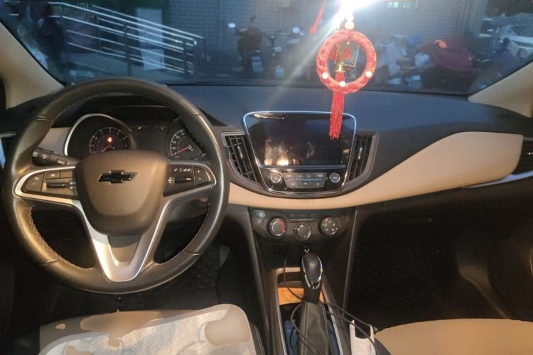 Used Chevrolet Monza 2021 320 Automatic Enjoyment Sunroof Edition Center Console