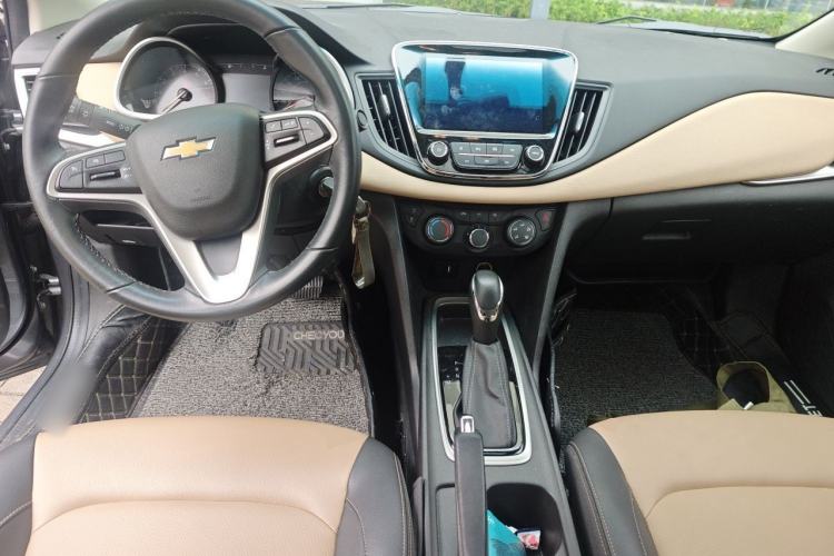 Used Chevrolet Monza 2021 320 Automatic Enjoyment Sunroof Edition Center Console