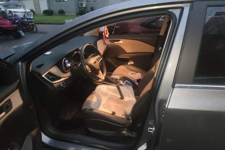 Used Chevrolet Monza 2021 320 Automatic Enjoyment Sunroof Edition Driver Seat