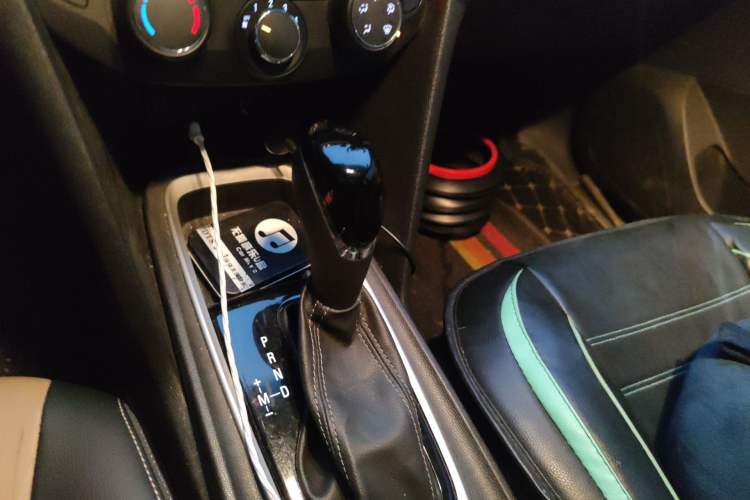 Used Chevrolet Monza 2021 320 Automatic Enjoyment Sunroof Edition Gear Lever