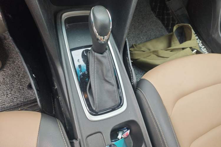 Used Chevrolet Monza 2021 320 Automatic Enjoyment Sunroof Edition Gear Lever