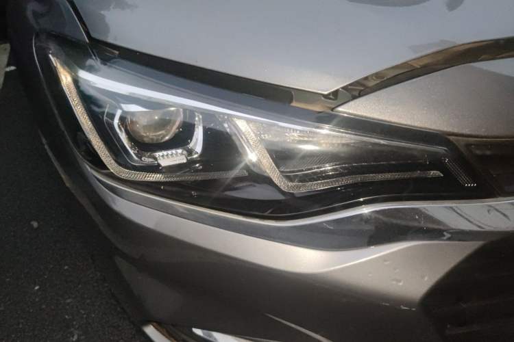 Used Chevrolet Monza 2021 320 Automatic Enjoyment Sunroof Edition Right Front Headlight