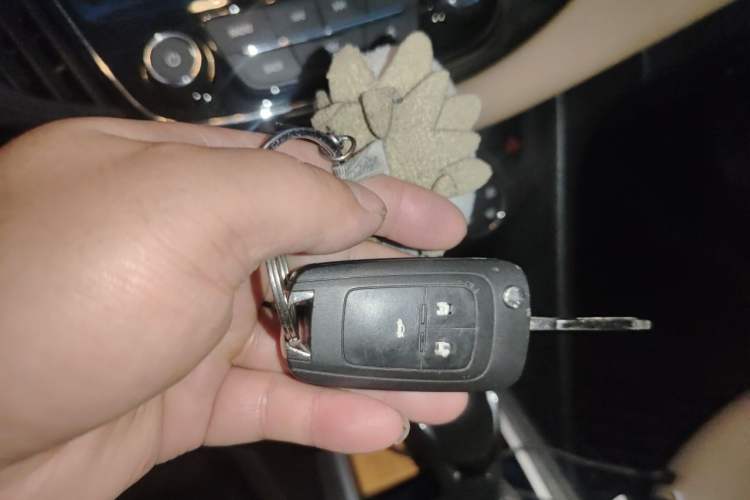 Used Chevrolet Monza 2021 320 Automatic Enjoyment Sunroof Edition Vehicle Key