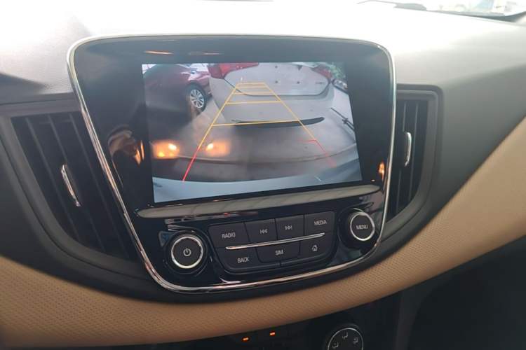 Used Chevrolet Monza 2021 320 Automatic Enjoyment Sunroof Edition Audio And AC Panel