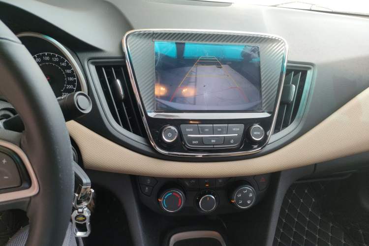 Used Chevrolet Monza 2021 320 Automatic Enjoyment Sunroof Edition Audio And AC Panel