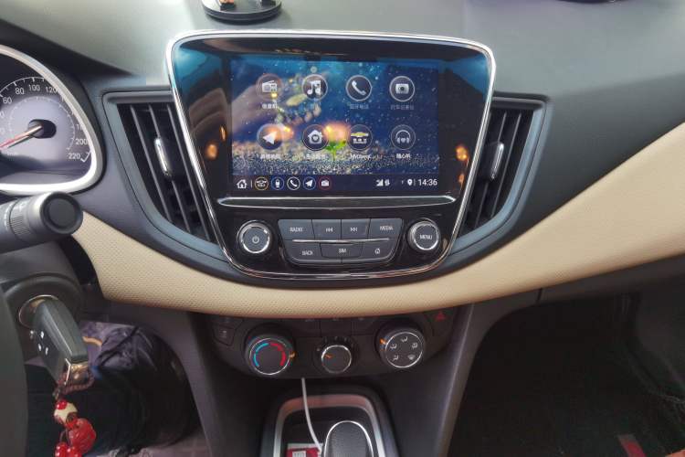 Used Chevrolet Monza 2021 320 Automatic Enjoyment Sunroof Edition Audio And AC Panel