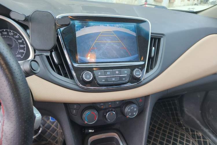 Used Chevrolet Monza 2021 320 Automatic Enjoyment Sunroof Edition Audio And AC Panel