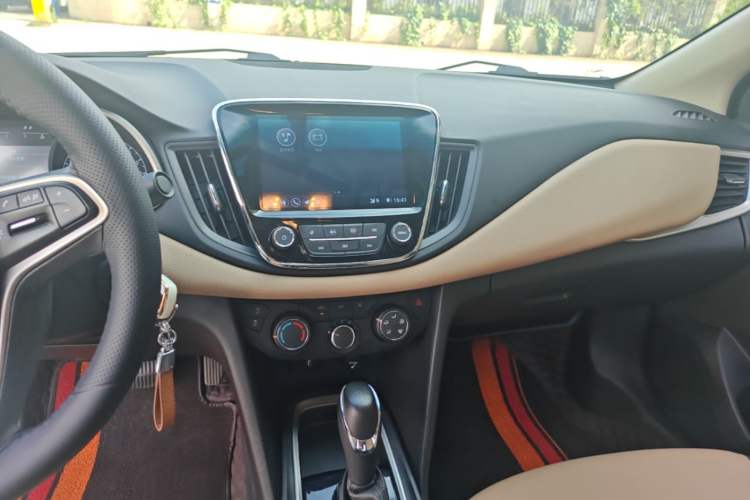 Used Chevrolet Monza 2021 320 Automatic Enjoyment Sunroof Edition Audio And AC Panel