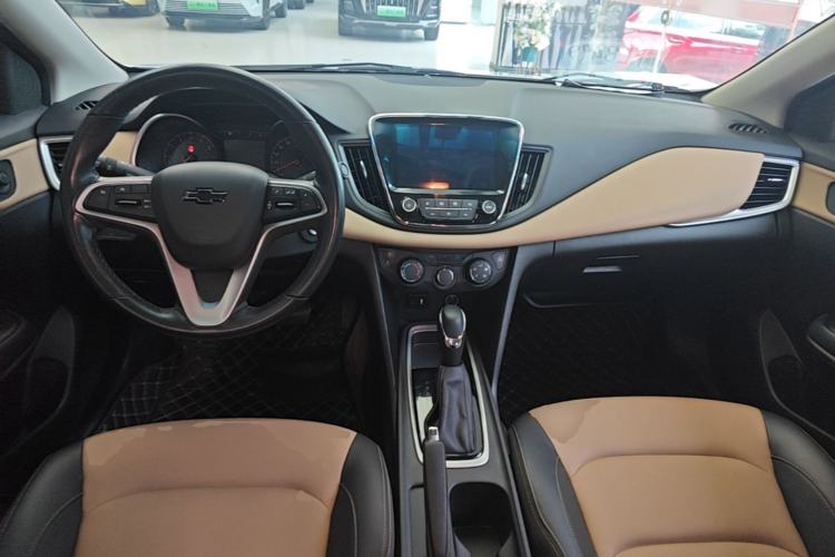 Used Chevrolet Monza 2021 320 Automatic Enjoyment Sunroof Edition Center Console
