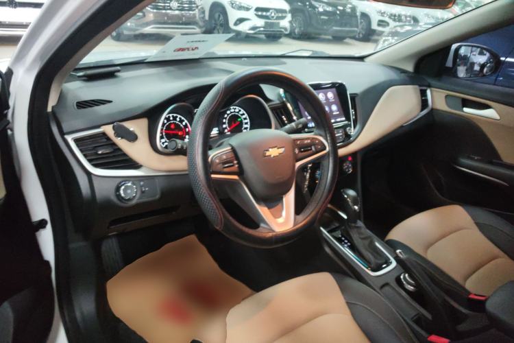 Used Chevrolet Monza 2021 320 Automatic Enjoyment Sunroof Edition Center Console