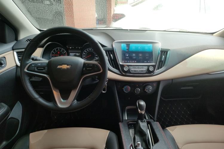 Used Chevrolet Monza 2021 320 Automatic Enjoyment Sunroof Edition Center Console