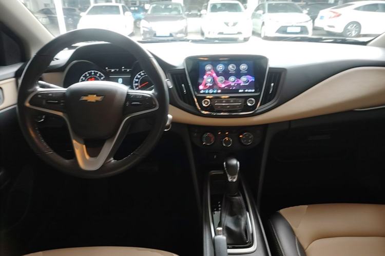 Used Chevrolet Monza 2021 320 Automatic Enjoyment Sunroof Edition Center Console