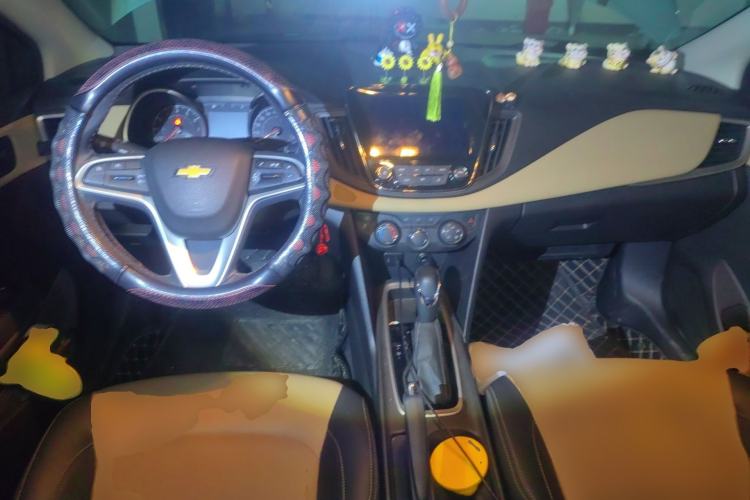 Used Chevrolet Monza 2021 320 Automatic Enjoyment Sunroof Edition Center Console