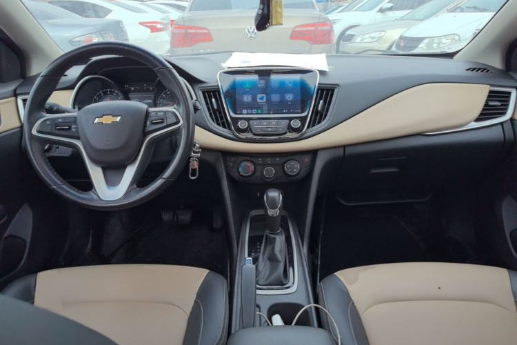Used Chevrolet Monza 2021 320 Automatic Enjoyment Sunroof Edition Center Console