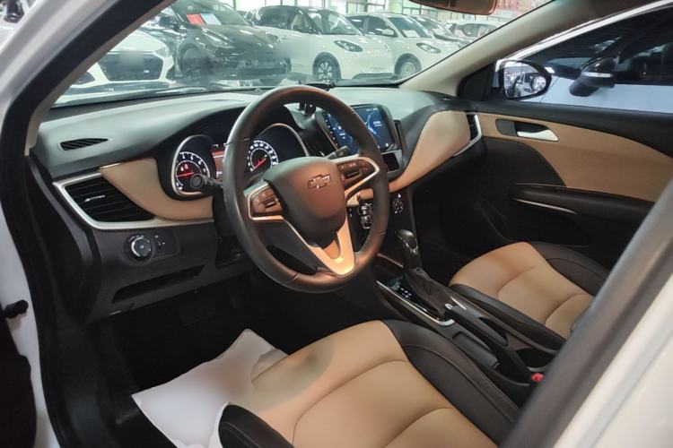 Used Chevrolet Monza 2021 320 Automatic Enjoyment Sunroof Edition Center Console