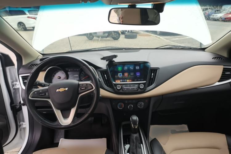 Used Chevrolet Monza 2021 320 Automatic Enjoyment Sunroof Edition Center Console