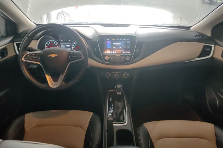 Used Chevrolet Monza 2021 320 Automatic Enjoyment Sunroof Edition Center Console