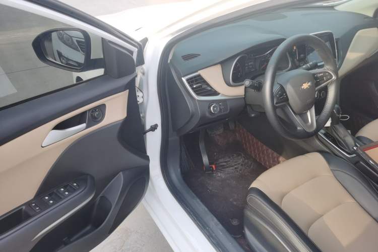 Used Chevrolet Monza 2021 320 Automatic Enjoyment Sunroof Edition Driver Seat