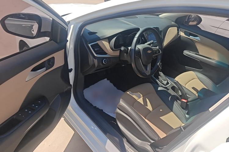 Used Chevrolet Monza 2021 320 Automatic Enjoyment Sunroof Edition Driver Seat