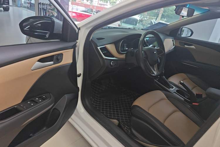 Used Chevrolet Monza 2021 320 Automatic Enjoyment Sunroof Edition Driver Seat