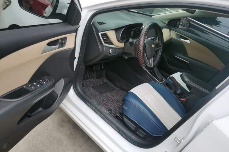 Used Chevrolet Monza 2021 320 Automatic Enjoyment Sunroof Edition Driver Seat
