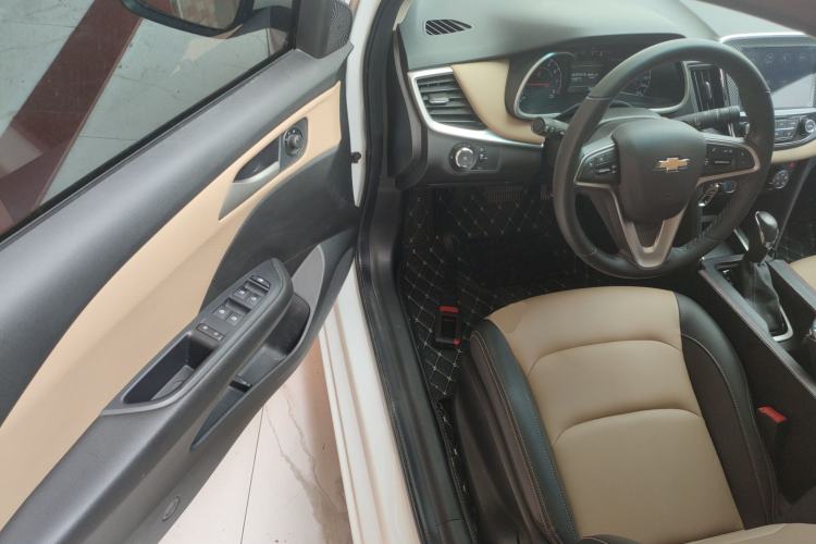 Used Chevrolet Monza 2021 320 Automatic Enjoyment Sunroof Edition Driver Seat