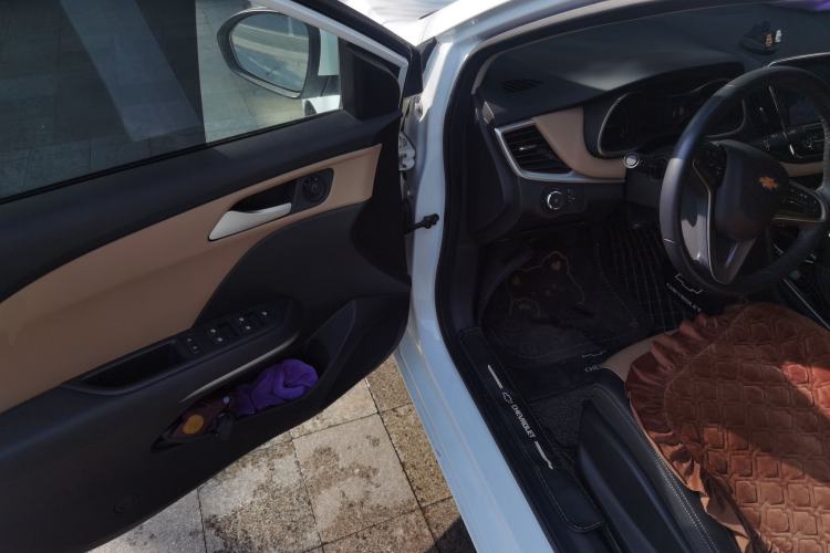 Used Chevrolet Monza 2021 320 Automatic Enjoyment Sunroof Edition Driver Seat
