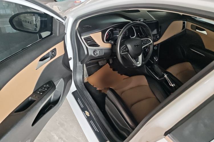Used Chevrolet Monza 2021 320 Automatic Enjoyment Sunroof Edition Driver Seat