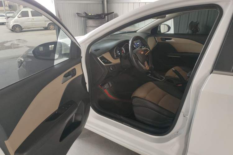 Used Chevrolet Monza 2021 320 Automatic Enjoyment Sunroof Edition Driver Seat