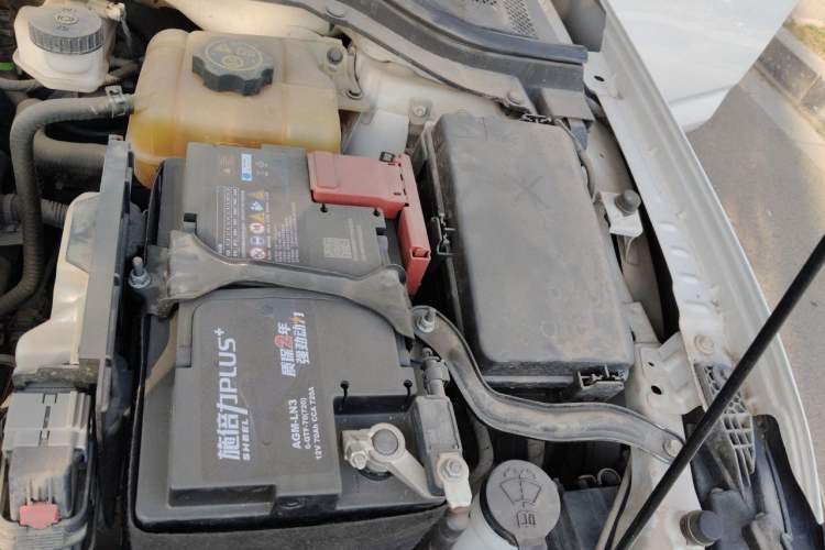 Used Chevrolet Monza 2021 320 Automatic Enjoyment Sunroof Edition Engine Bay Left