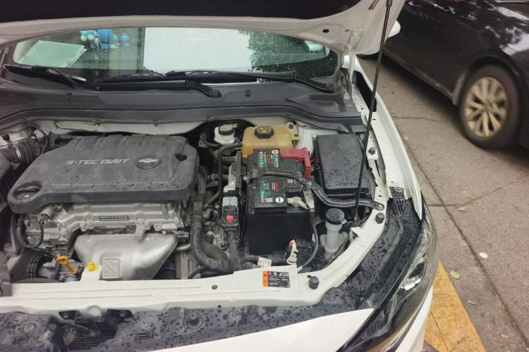 Used Chevrolet Monza 2021 320 Automatic Enjoyment Sunroof Edition Engine Bay Left