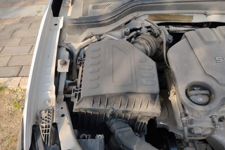 Used Chevrolet Monza 2021 320 Automatic Enjoyment Sunroof Edition Engine Bay Right