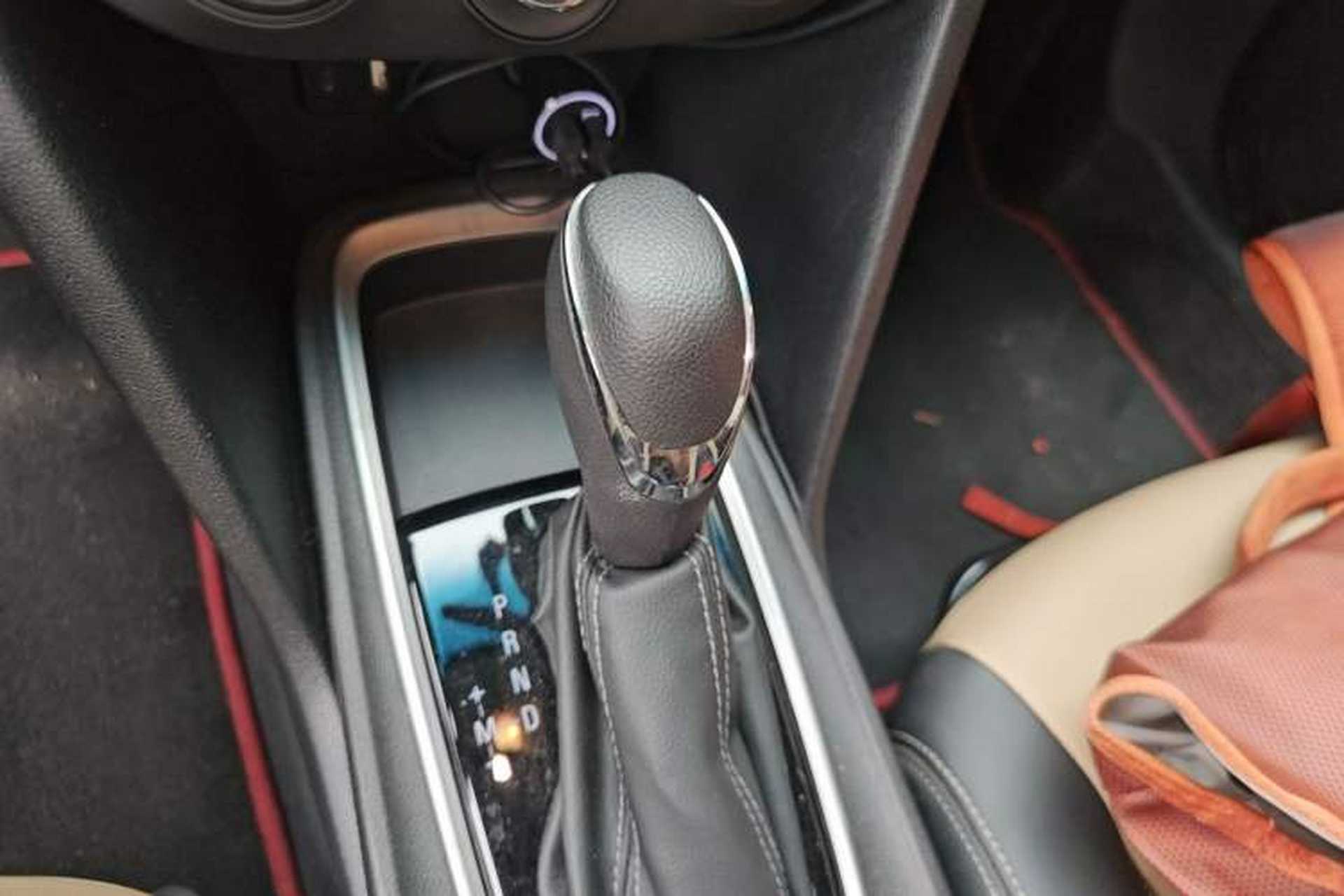 Used Chevrolet Monza 2021 320 Automatic Enjoyment Sunroof Edition Gear Lever