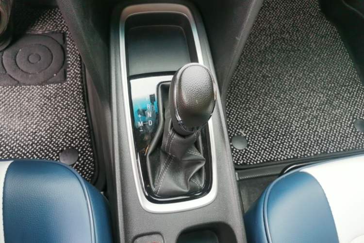 Used Chevrolet Monza 2021 320 Automatic Enjoyment Sunroof Edition Gear Lever