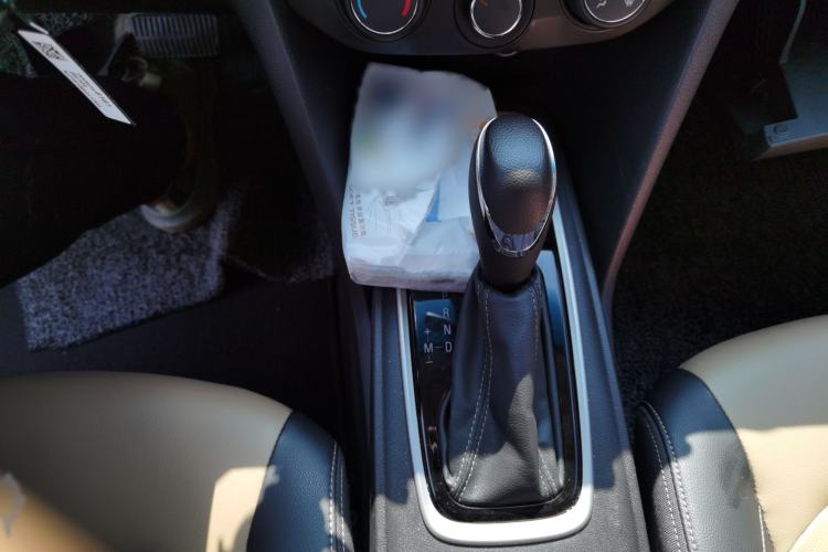 Used Chevrolet Monza 2021 320 Automatic Enjoyment Sunroof Edition Gear Lever