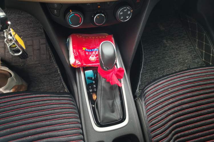 Used Chevrolet Monza 2021 320 Automatic Enjoyment Sunroof Edition Gear Lever