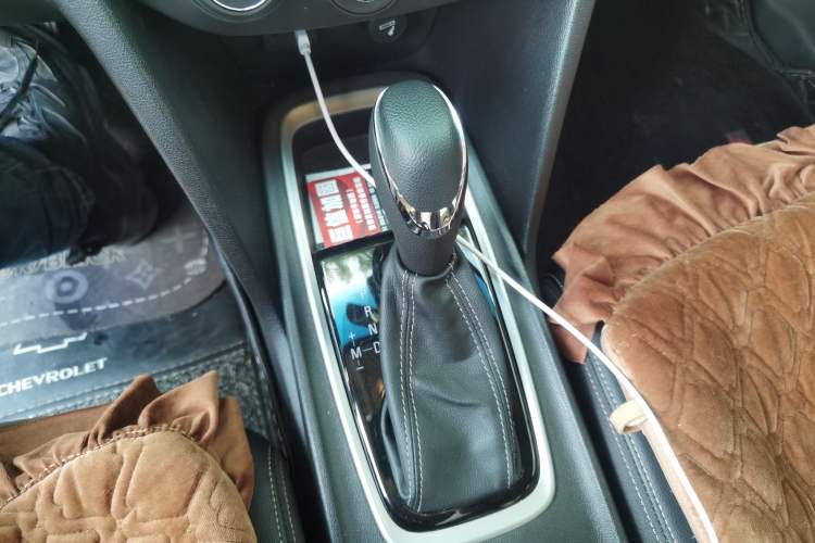 Used Chevrolet Monza 2021 320 Automatic Enjoyment Sunroof Edition Gear Lever