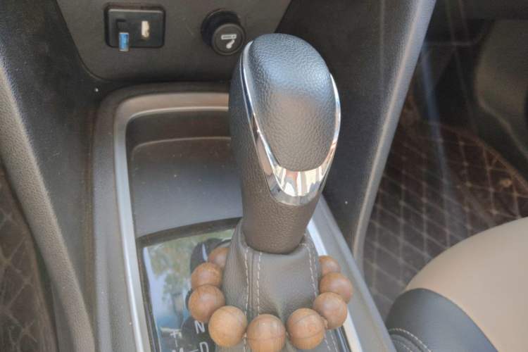 Used Chevrolet Monza 2021 320 Automatic Enjoyment Sunroof Edition Gear Lever