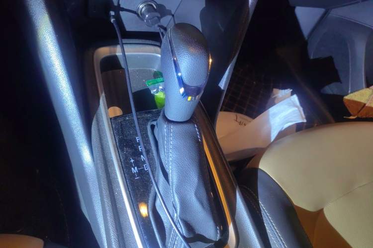 Used Chevrolet Monza 2021 320 Automatic Enjoyment Sunroof Edition Gear Lever