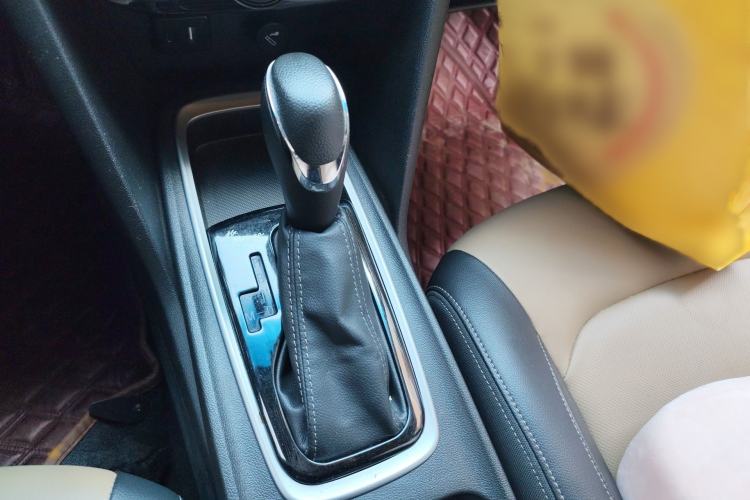 Used Chevrolet Monza 2021 320 Automatic Enjoyment Sunroof Edition Gear Lever