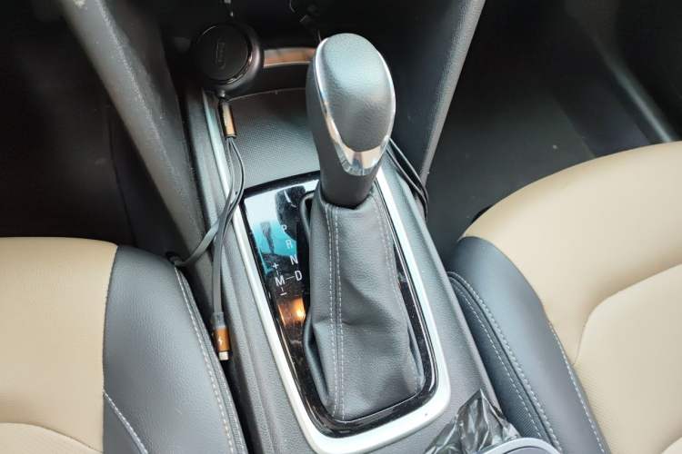 Used Chevrolet Monza 2021 320 Automatic Enjoyment Sunroof Edition Gear Lever