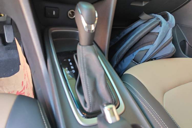 Used Chevrolet Monza 2021 320 Automatic Enjoyment Sunroof Edition Gear Lever