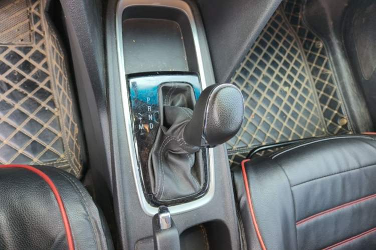 Used Chevrolet Monza 2021 320 Automatic Enjoyment Sunroof Edition Gear Lever